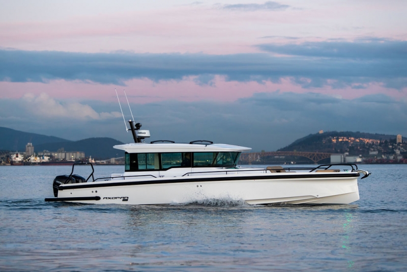 Axopar 37 XC Cross Cabin - Freedom Marine