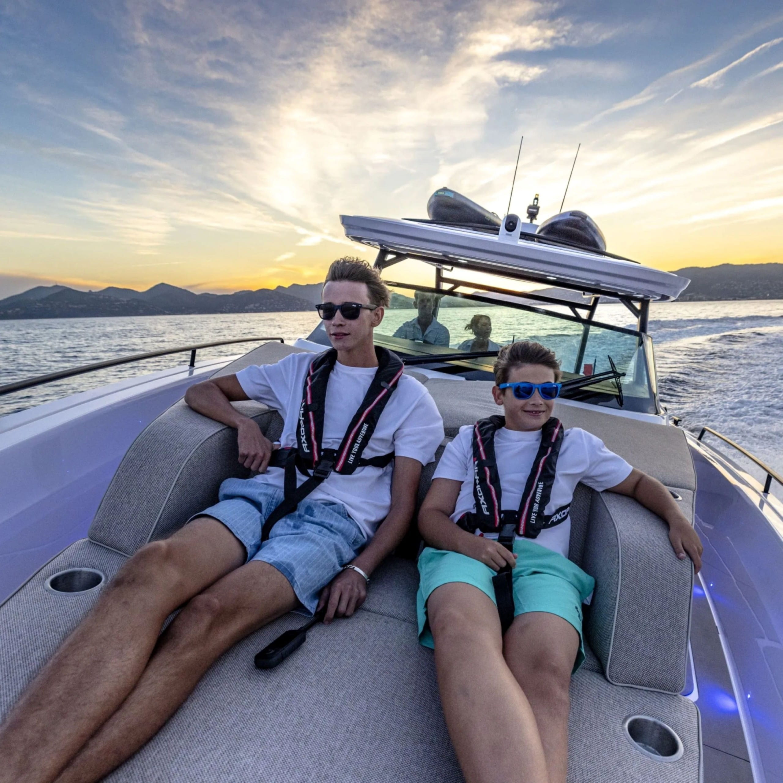 Tips for Teaching Kids How to Boat