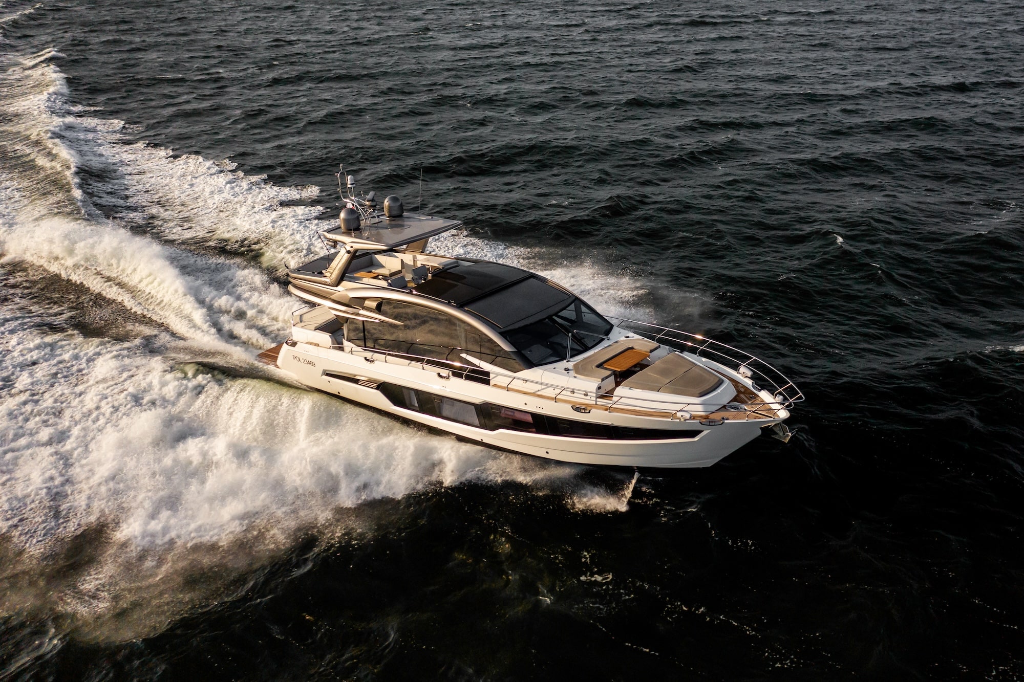 Galeon Skydeck 700 Preview Image