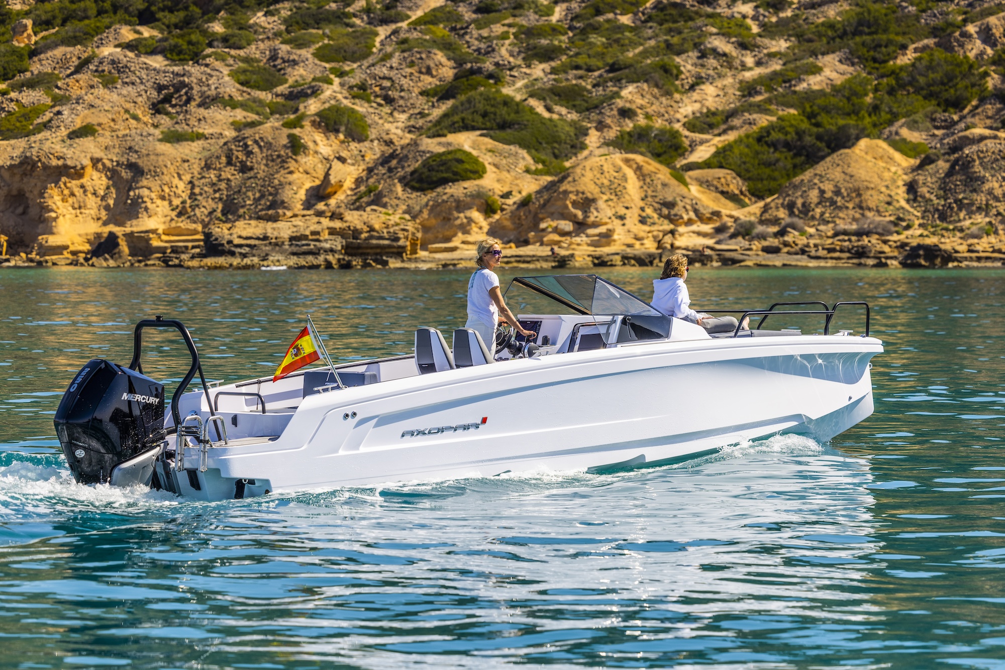 Axopar 25 Cross Bow Preview Image