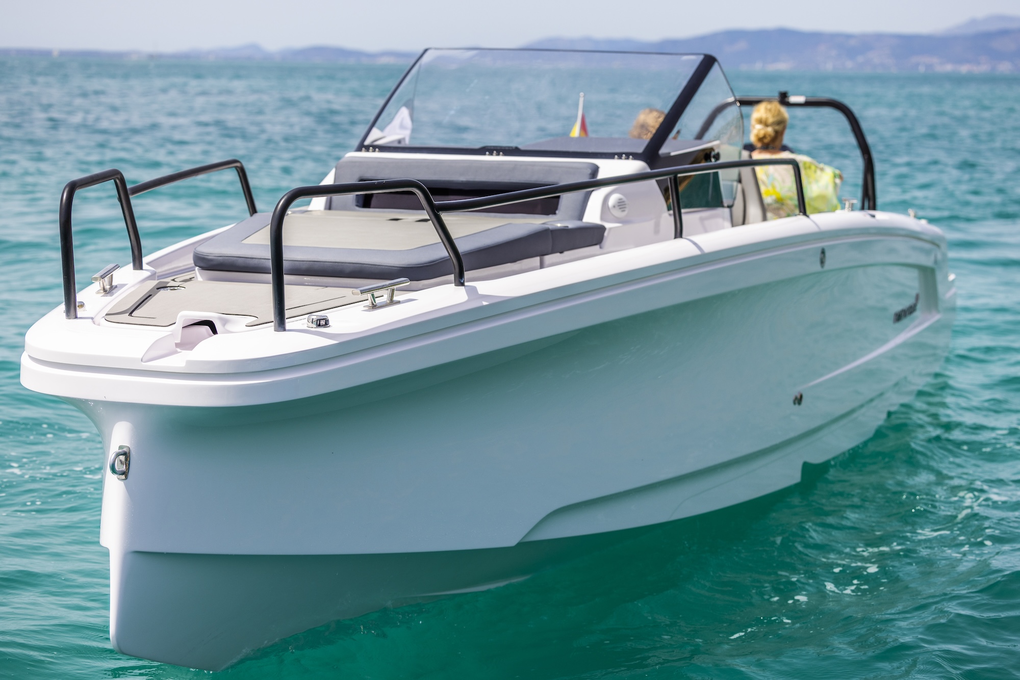 Axopar 25 Cross Bow Preview Image