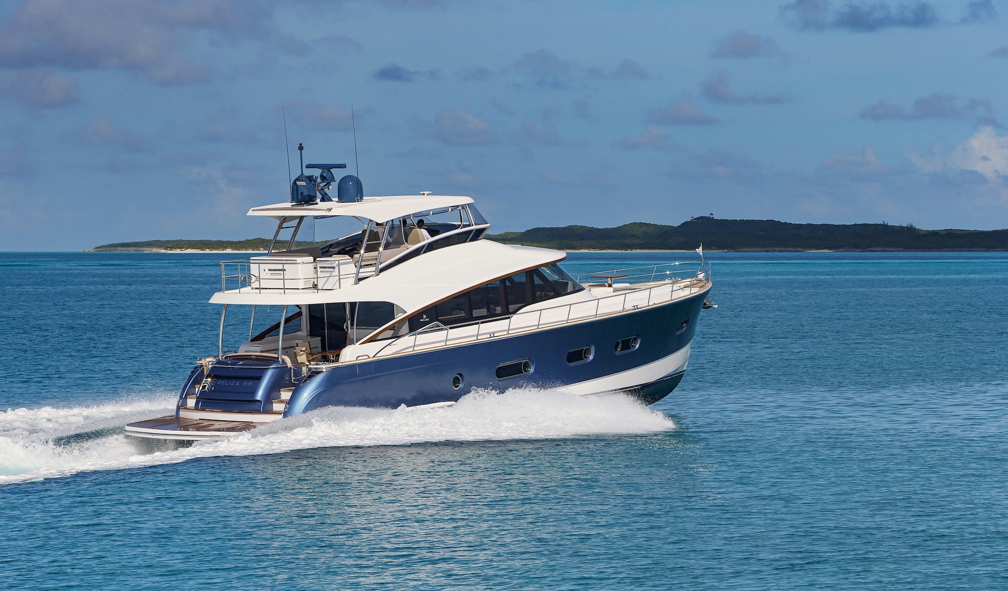 Riviera Boat Belize 66 Daybridge Anchored Preview Image