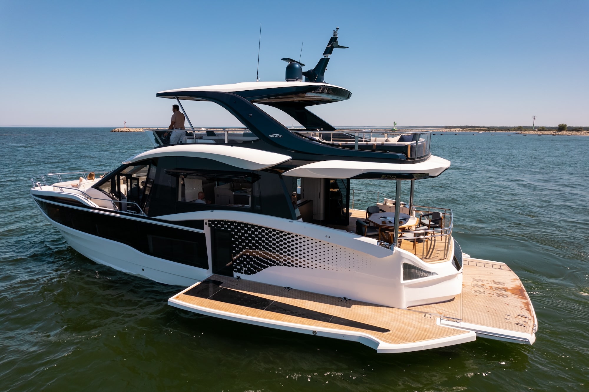 Galeon Flybridge 620 Preview Image
