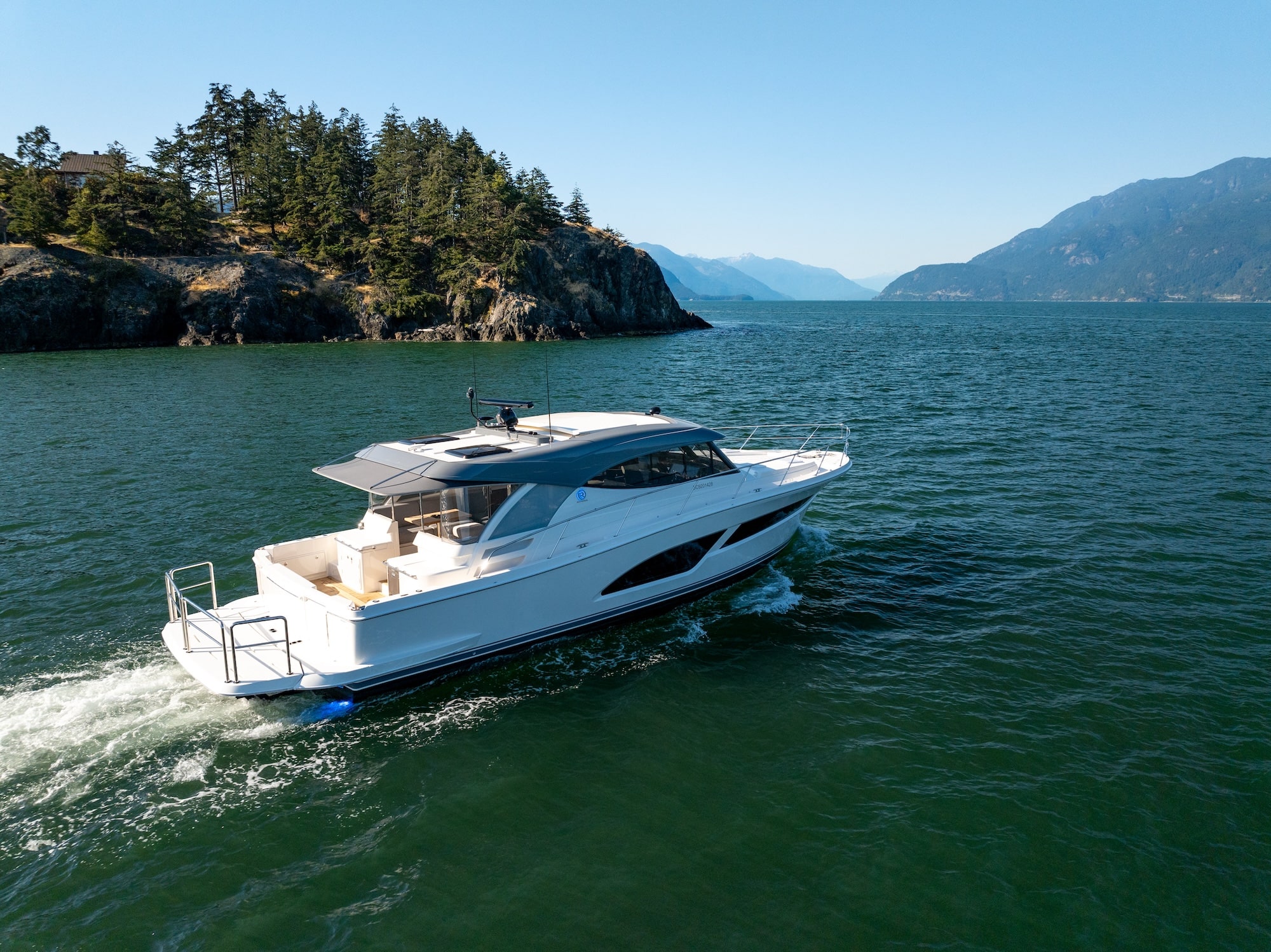 Riviera 465 SUV Preview Image