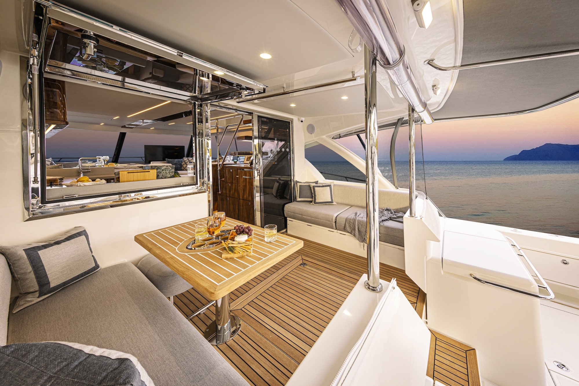 Riviera 50 Sports Motor Yacht Preview Image