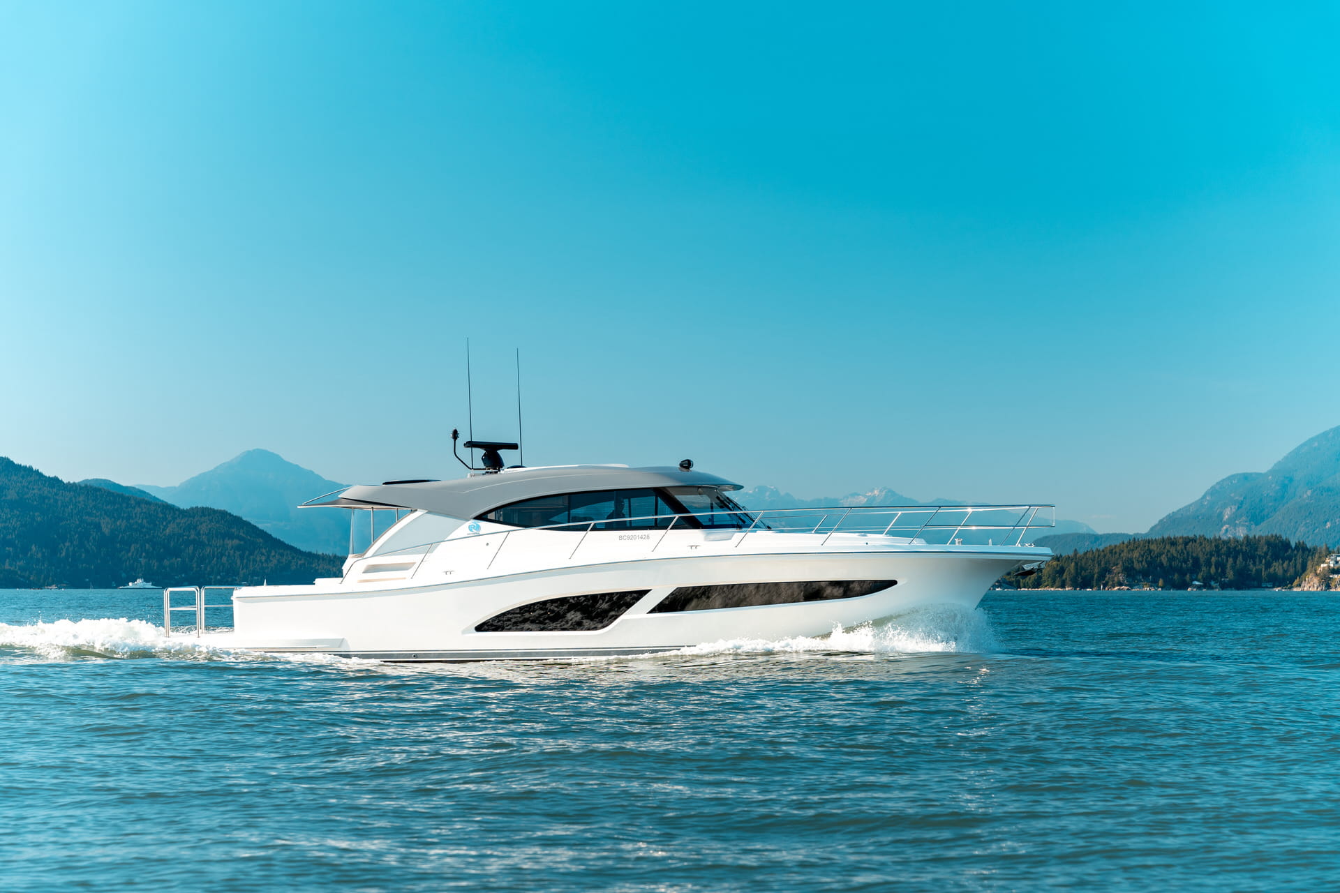 Boating Freedom Homepage Powerboats in actions picture